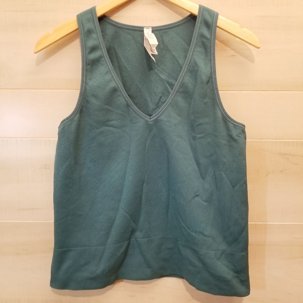 {XL} Athleta Aurora Ribbed Cropped Vneck Tank Teal